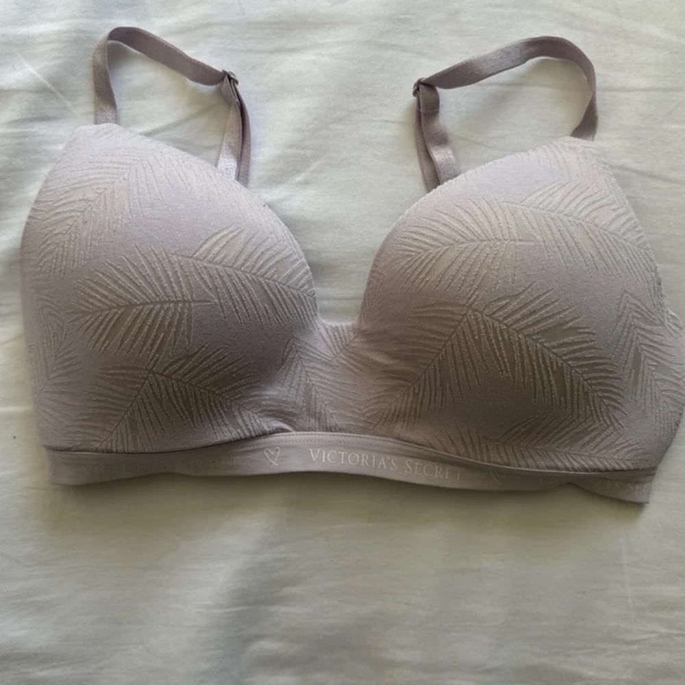 Victoria’s Secret lightly lined wireless T-shirt bra
